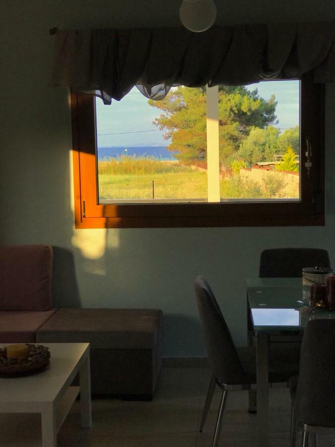 Villa A House By The Sea à Ormos Panagias Extérieur photo